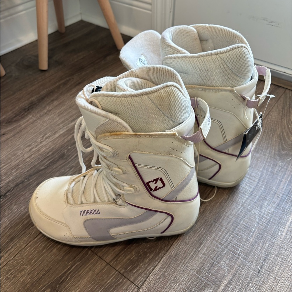 Women's Morrow Snowboarding Boots Size 7.5